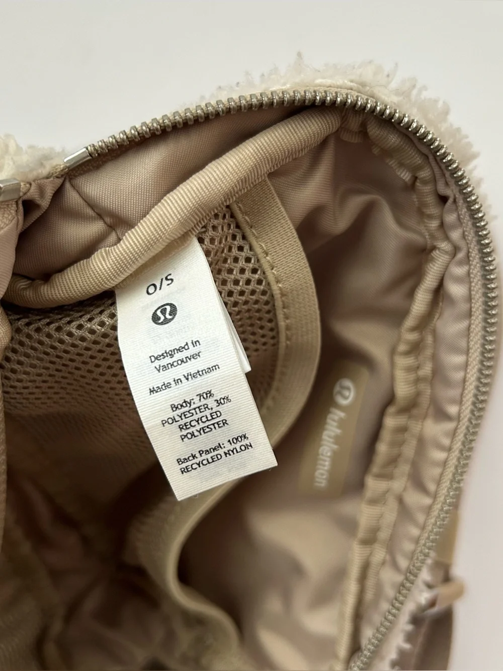 Lululemon Everywhere Belt Bag Fanny Pack Fuzzy Fleece Sherpa Cream Ivory Silver